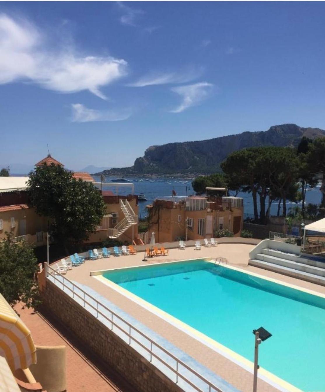 Medea Mondello Holiday Екстер'єр фото