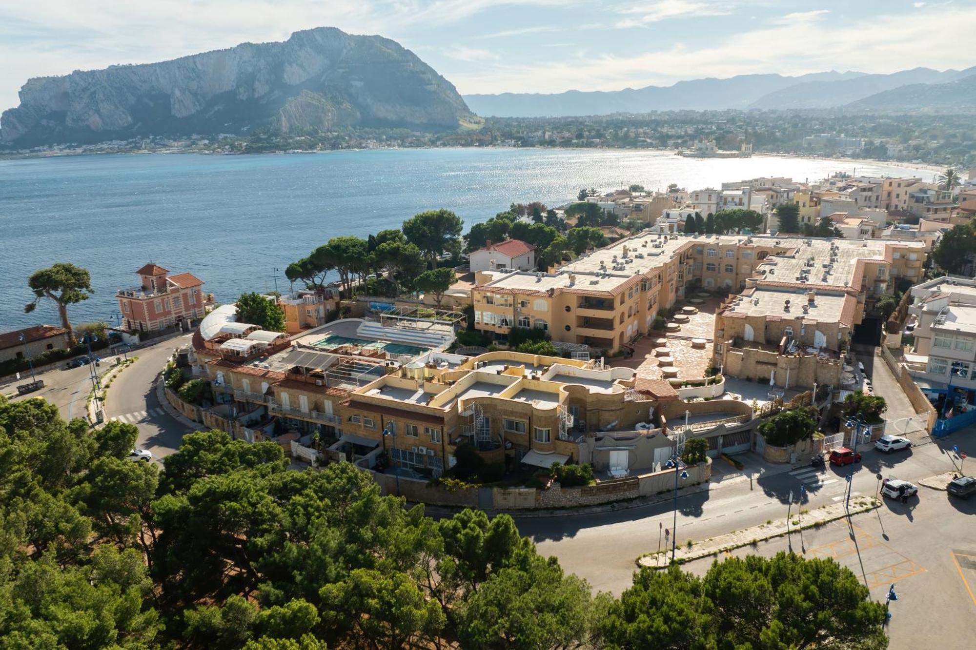 Medea Mondello Holiday Екстер'єр фото
